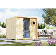 Moderne houten tuinsauna met glazen deur en bediening op een terras in een tuin.
