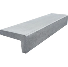 Betonnen hoektrap voor trappen en afwerkingen buiten.