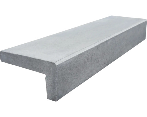 Betonnen hoektrap voor trappen en afwerkingen buiten.