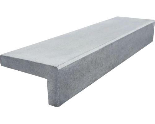 Betonnen L-vormige traptrede voor trappen en tuin.