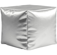 Zilveren zitzak in kubusvorm met glanzende metallic afwerking.
