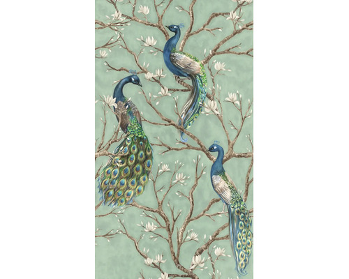 Behang met pauwen op takken met witte bloemen in een florale stijl.