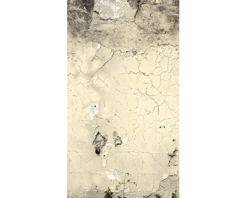 Fotobehang met de look van een oude, gebarsten stenen muur met afbladderend stucwerk en gaten.