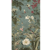 Vliesbehang met botanisch patroon van vogels, bloemen en grote bladeren in illustratiestijl.