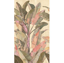 Behang met tropisch bananenbladmotief in groen en roze, vintage stijl met een getextureerde look.