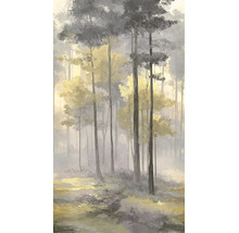 Vliesbehang met bosmotief, abstract geschilderd boslandschap met hoge bomen in de mist.