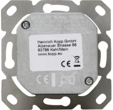 Achteraanzicht van een Kopp CAT6A netwerkcontactdoosmodule van metaal met CE-markering en symbool voor afvalverwijdering van elektrische apparaten.