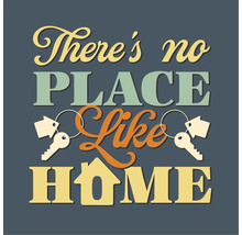 Wanddecoratie met de tekst There is no place like home, afbeeldingen van sleutels en een huissymbool.