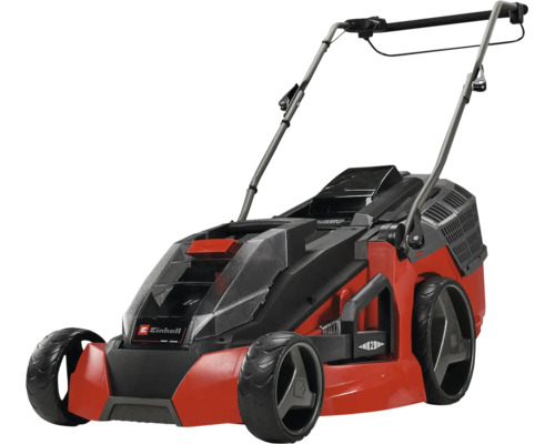 Einhell accu grasmaaier in rood en zwart met duwboom en vier wielen.