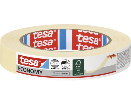 Een rol tesa Economy afplakband met een lengte van 50 meter en een breedte van 19 millimeter voor binnengebruik.