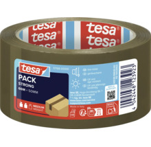 Een rol tesa Pack Strong verpakkingstape met een lengte van 66 meter en een breedte van 50 millimeter voor middelzware pakketten.