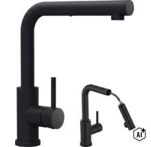 Moderne eengreeps keukenmengkraan met uittrekbare handdouche in mat design (Image AI modified or generated)