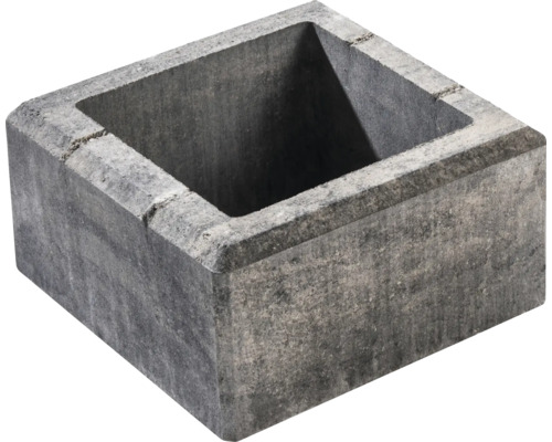 Vierkante betonblok voor planten voor in de tuinmuur of als border