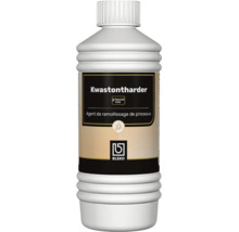 Een fles Bleko Kwastontharder voor het reinigen en soepel maken van verfkwasten.