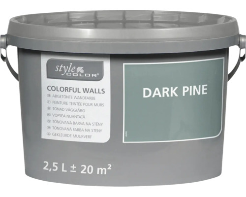 Een emmer StyleColor muurverf in de kleur Dark Pine met 2,5 liter inhoud voor ongeveer 20 vierkante meter. Een emmer StyleColor muurverf in de kleur Dark Pine met 2,5 liter inhoud voor ongeveer 20 vierkante meter.