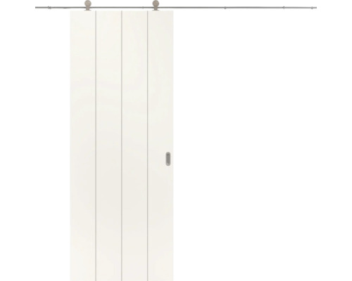 Witte schuifdeur met verticale groeven en metalen schuifdeursysteem met rolgeleiding.