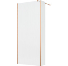 Douchewand met geribbeld glas en houten profielen als inloopdouche