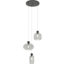 Moderne hanglamp met drie glazen kappen in verschillende vormen en een ronde plafondbevestiging voor verlichting in woonruimtes