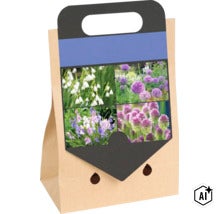 Papieren draagtas met bloembollen voor diverse voorjaarsbloeiers in de tuin (Image AI modified or generated)