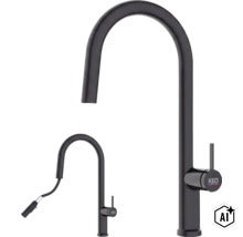 Keukenkraan met uittrekbare handdouche en eenhendelmengkraan, Keo logo, voor in de keuken. (Image AI modified or generated)