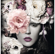 Portret van een persoon met bloemen hoofdtooi