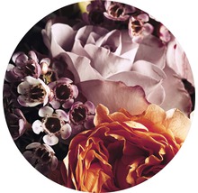 Bloemstuk met rozen en wasbloemen