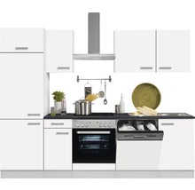 Keuken met vaatwasser, fornuis, afzuigkap en bovenkasten in een helder, modern ontwerp