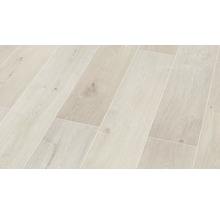 Lichte vloertegels met houtlook