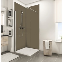 Badkamer met douchecabine, douchebak, wastafel en wasmand