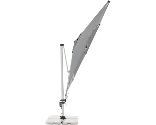 Vrijhangende parasol met licht frame en voet