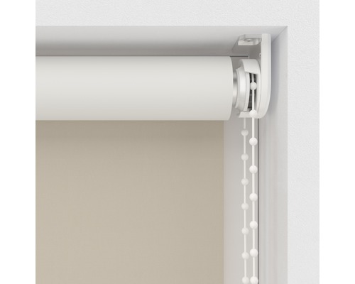 Rolgordijn met kettingbediening op het raam