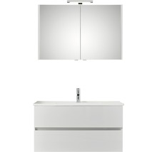 Badkamer met spiegelkast, wastafelonderkast en wastafel