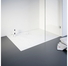 Inloopdouche met douchebak, douchewand en handdoeken