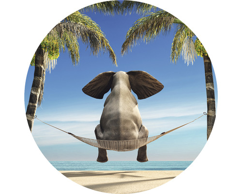 SPECIAL DECORATION Fotobehang vlies Olifant in hangmat ø 95 cm Een olifant zit in een hangmat op het strand tussen de palmbomen.