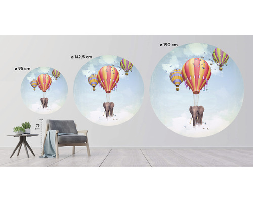 Verschillende formaten muurstickers met een olifant die aan een luchtballon hangt