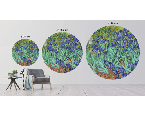 "Decoratieve muurschildering met het schilderij ""Irissen"" van Vincent van Gogh in drie maten"