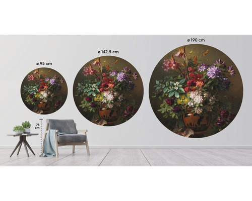 Decoratieve muursticker met bloemstilleven weergegeven in drie verschillende maten.