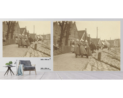 Muurdecoratie met historisch straatbeeld, afmetingen 340 bij 254 centimeter