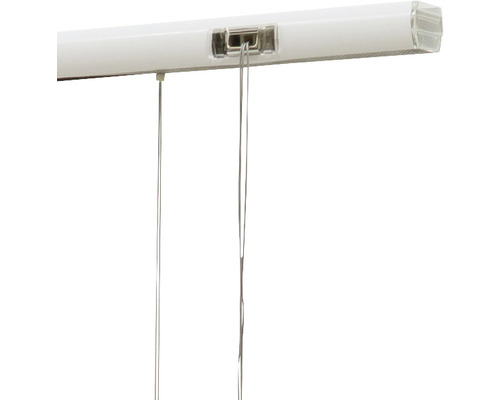 Detailopname van een jaloezie met koorden