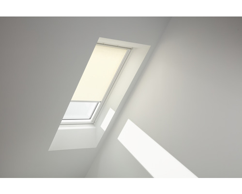 VELUX Rolgordijn lichtdoorlatend handbediend RFL C02 1086SWL beige Dakvenster met rolgordijn in lichte ruimte