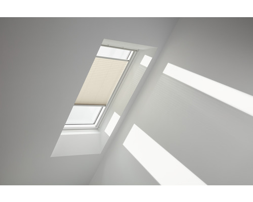 VELUX Plissé lichtdoorlatend handbediend FHL C02 1259SWL classic sand Dakvenster met plisségordijn voor lichtregeling in lichte ruimte