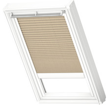 Dakvenster met beige plissé