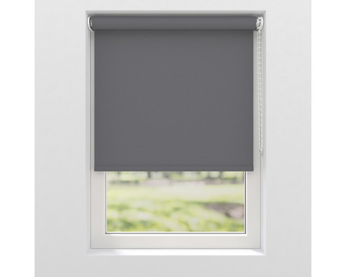 Grijs rolgordijn op het raam