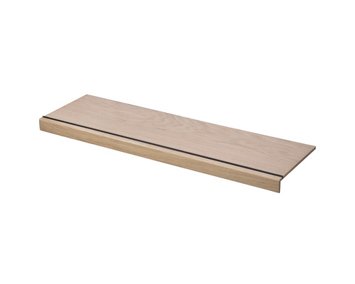 Houten trap trede met antislipstrip