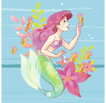 Illustratie van een zeemeermin met zeepaardjes en bloemen