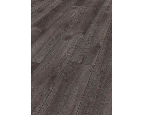 Gelegd laminaatvloer met houtstructuur