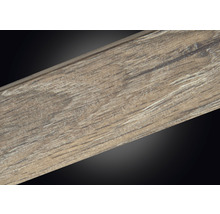 Plint met houten decor