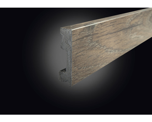 Vloerplint met houten decor