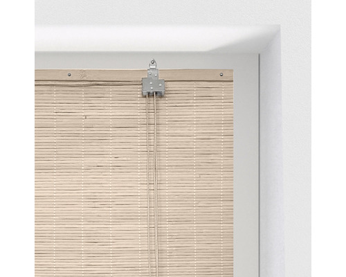 Bamboe rolgordijn met trekkoord en ophanging in kozijn