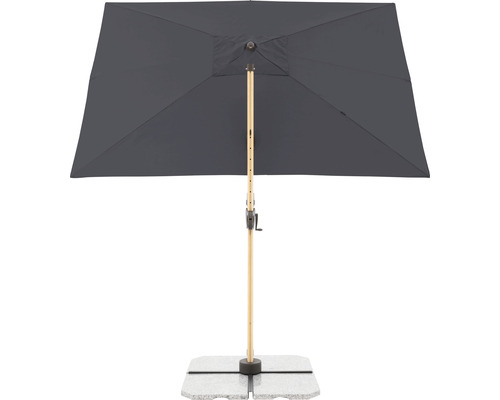 Rechthoekige parasol met lichte houten stok en stenen voet